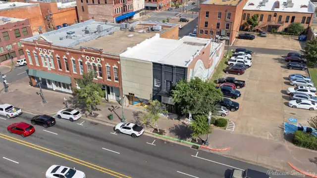 711 Texas St thumbnail 3