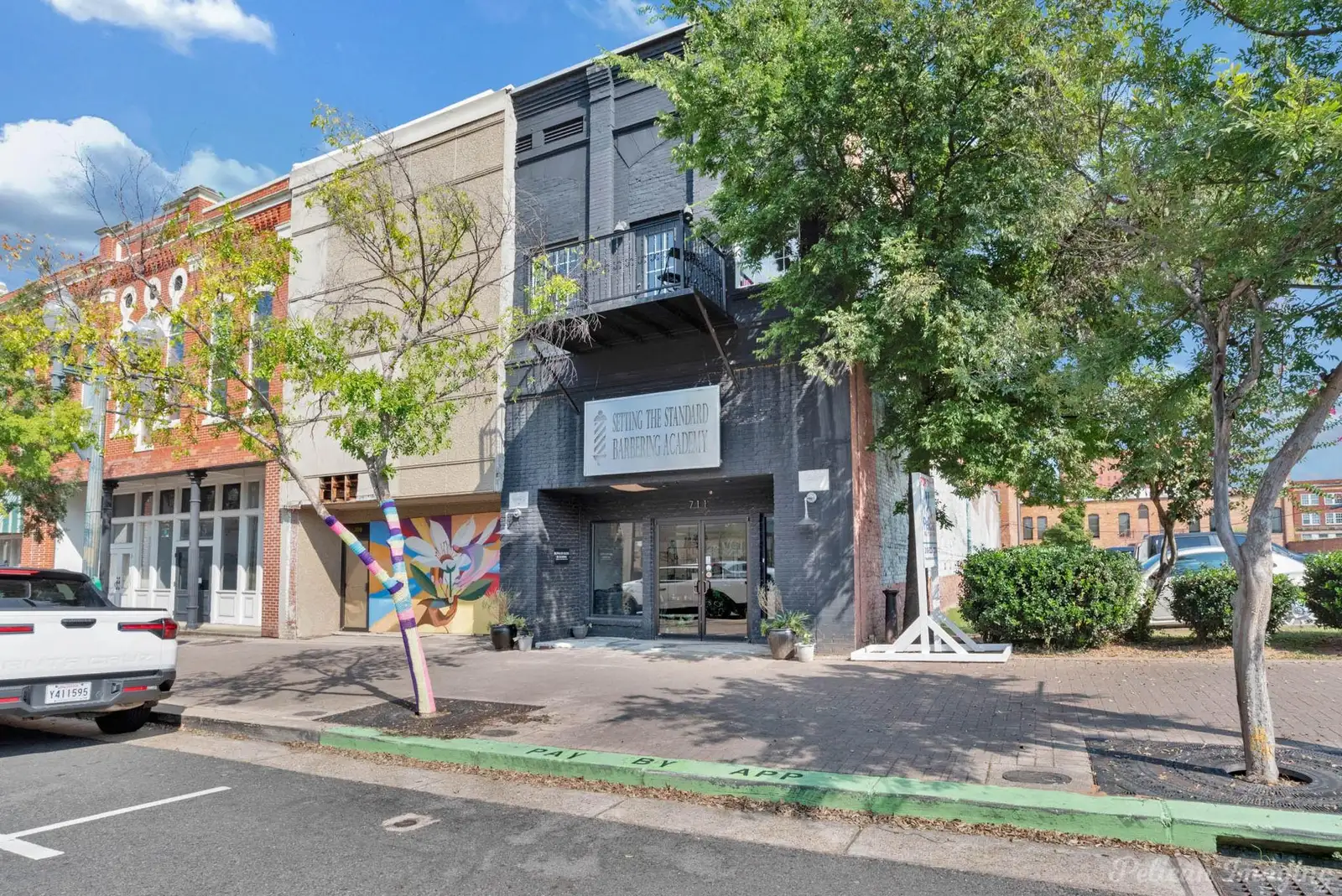 711 Texas St
