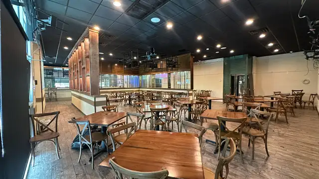 Retail Suite For Lease thumbnail 5