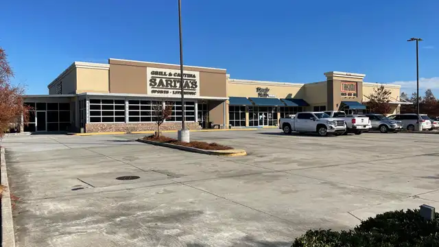 Retail Suite For Lease thumbnail 2