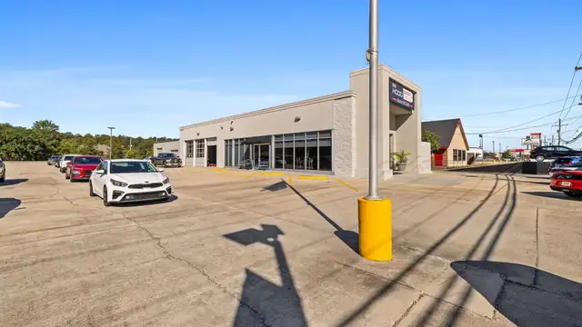1308 S. Morrison Blvd thumbnail 4
