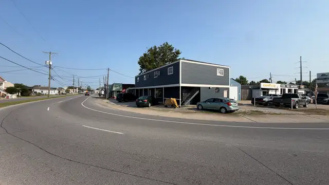 6231 Jefferson Hwy thumbnail 3
