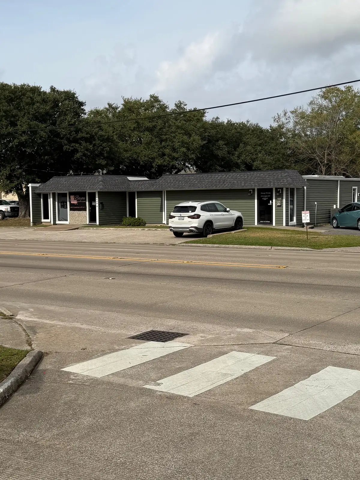 1440 W McNeese St