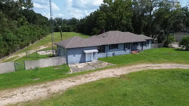 16271 & 16161 Florida Blvd thumbnail 3