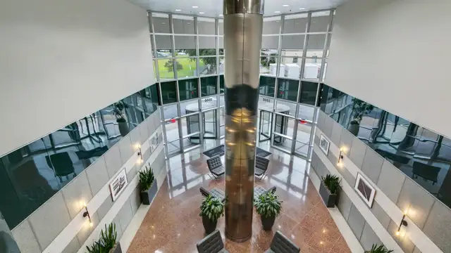 Executive Tower thumbnail 4
