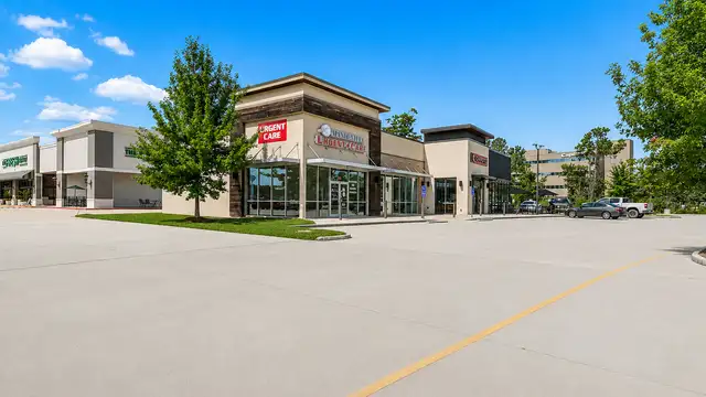 INVESTMENT / OWNER-USER OPPORTUNITY | 4,700 SF RETAIL BUILDING | CHIPOTLE TENANT + 2,500 SF AVAILABLE thumbnail 3
