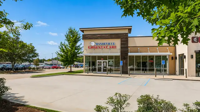 INVESTMENT / OWNER-USER OPPORTUNITY | 4,700 SF RETAIL BUILDING | CHIPOTLE TENANT + 2,500 SF AVAILABLE thumbnail 4