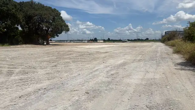 5.5 Acres+/- Stabilized Laydown Yard | I-3 Zoning thumbnail 3