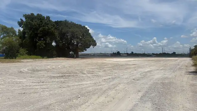 5.5 Acres+/- Stabilized Laydown Yard | I-3 Zoning thumbnail 4