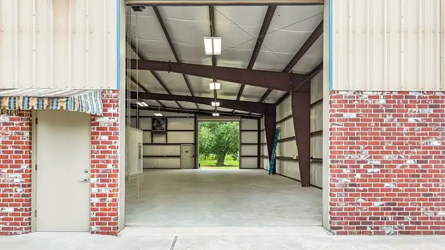 For Lease Office/Warehouse in Belle Chasse thumbnail 4