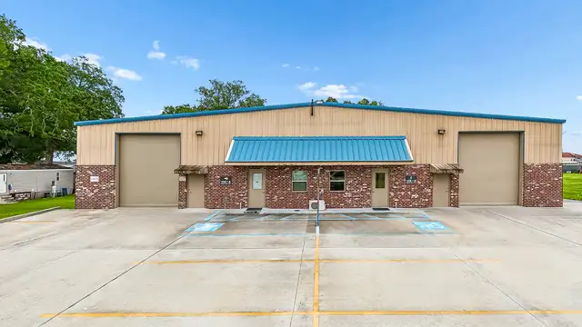 For Lease Office/Warehouse in Belle Chasse thumbnail 2