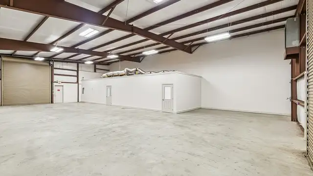 For Lease Office/Warehouse in Belle Chasse thumbnail 5