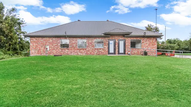 2916 S Lake Blvd thumbnail 4