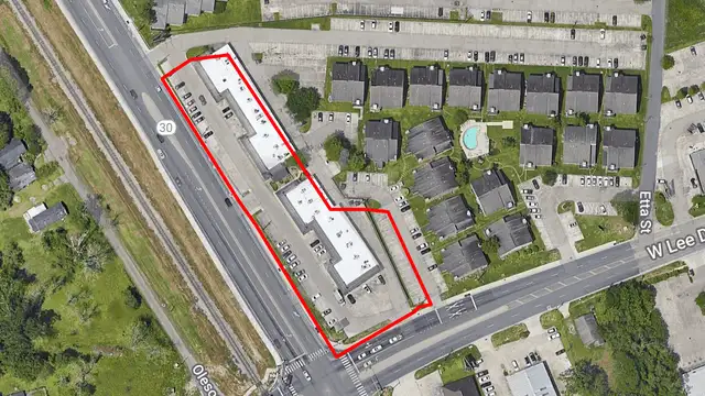 Beau Chene Shopping Center thumbnail 2