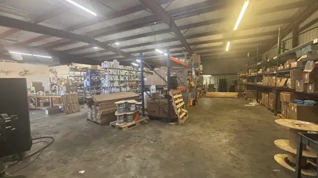 +/- 5,600 SF Office Warehouse thumbnail 4