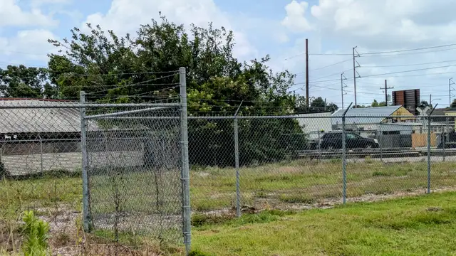 1142 Eagle St thumbnail 2