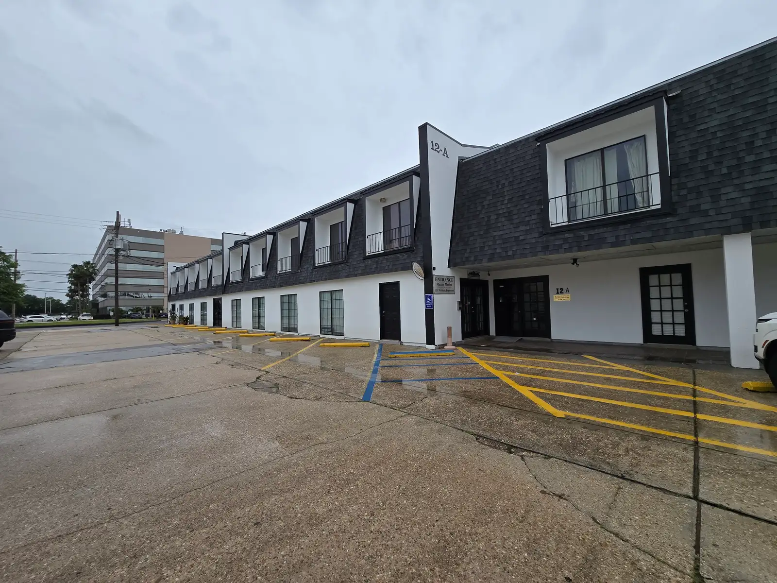 12a Westbank Expy