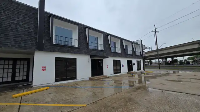 12a Westbank Expy thumbnail 5