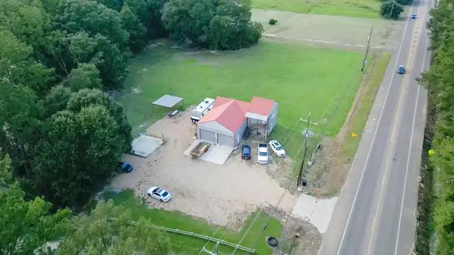 47310 N Morrison Blvd thumbnail 2