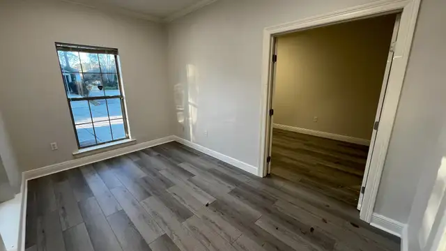 Perkins Road Office Suite thumbnail 2