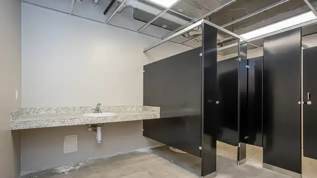 5650 Read Blvd thumbnail 4