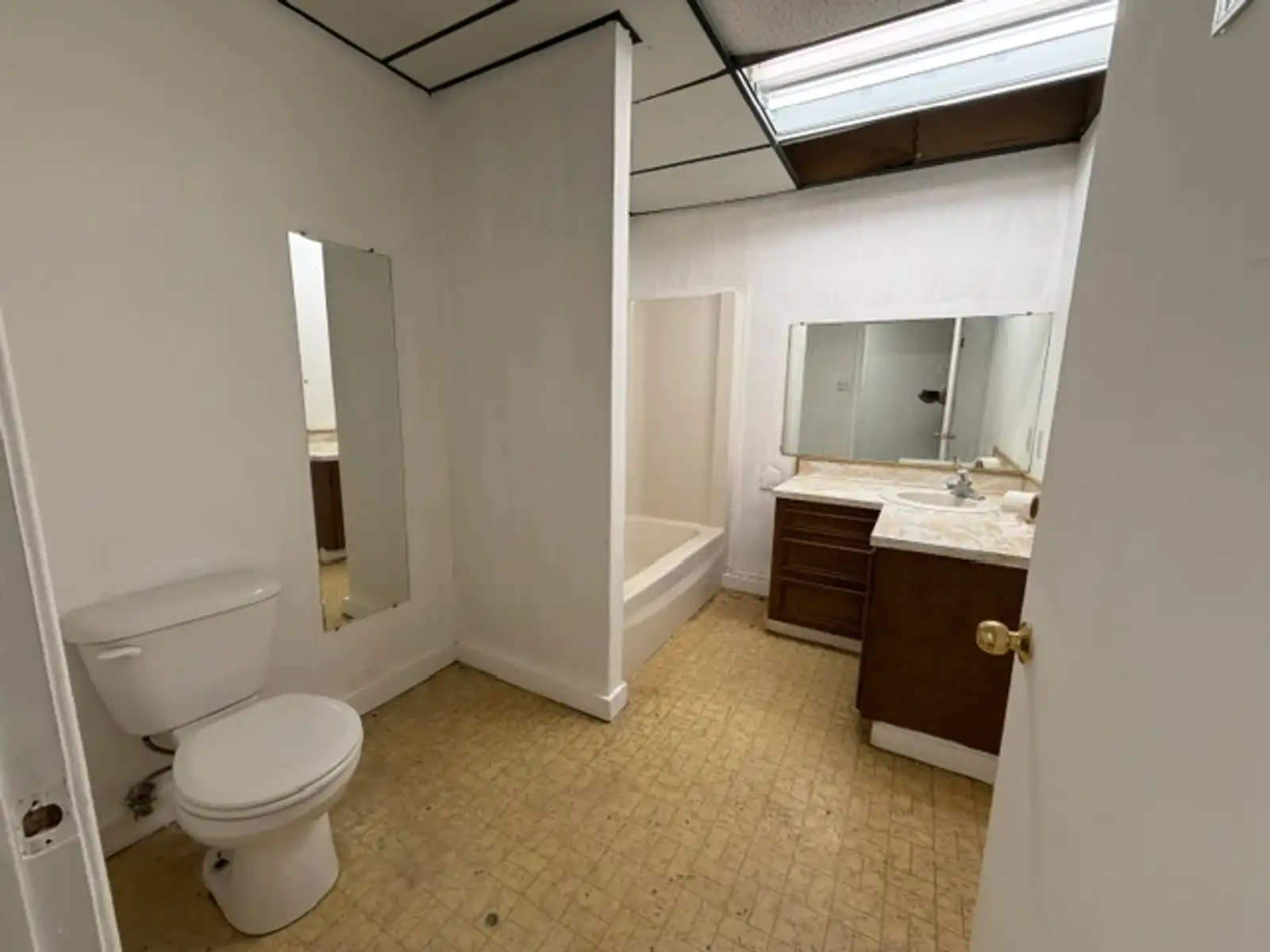 1427 W Linwood Dr image 22