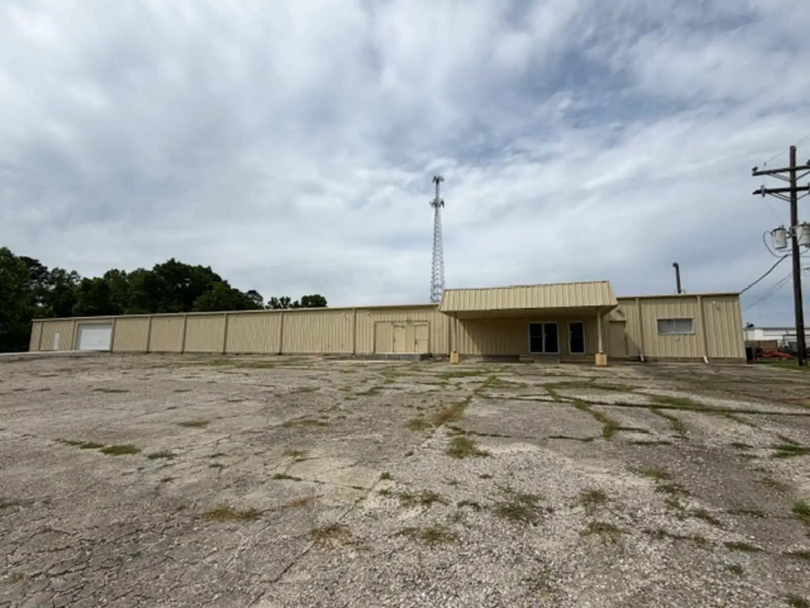 1427 W Linwood Dr