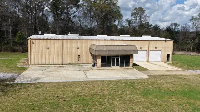 Highway 25 Flex Office Building thumbnail 3