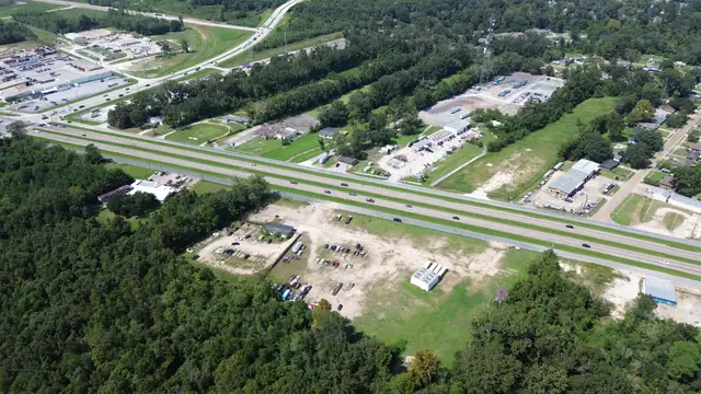 16410 Florida Blvd thumbnail 3
