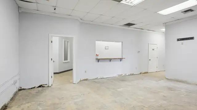 Suite 10 image