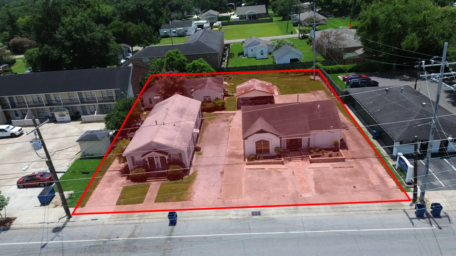 Mixed Use Consisting of One Office and Two Buildings for Sale