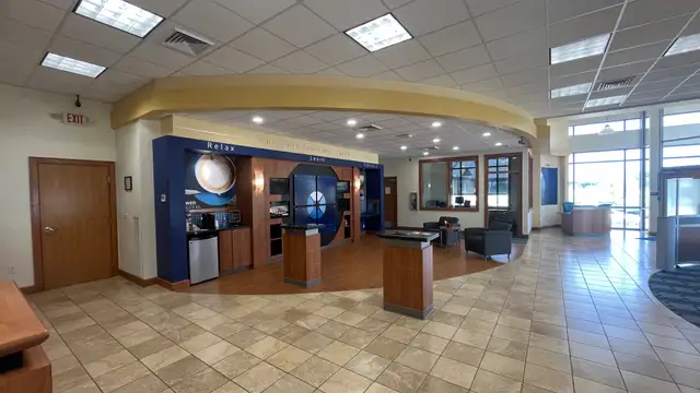 Prime Commercial Building with 2 Parcels thumbnail 4