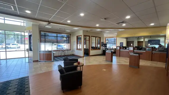 Prime Commercial Building with 2 Parcels thumbnail 5