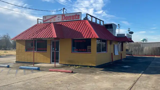 Gas Station/Restaurant thumbnail 5