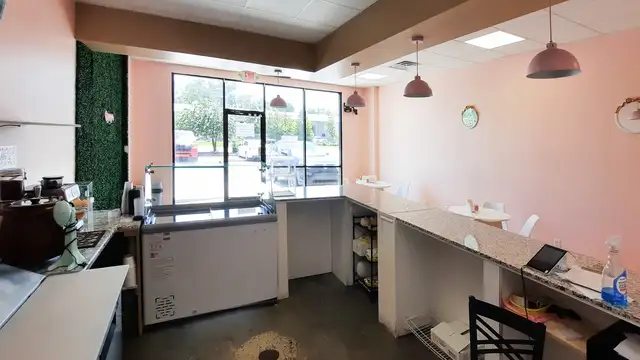 Retail Suites Fronting O'Neal Lane thumbnail 4