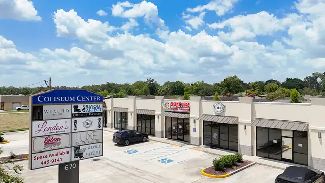 Retail Suites Fronting O'Neal Lane thumbnail 2