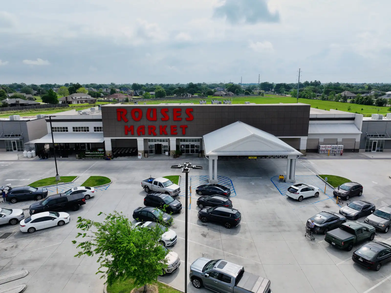 HR Crossing | Grocery-Anchored Development
