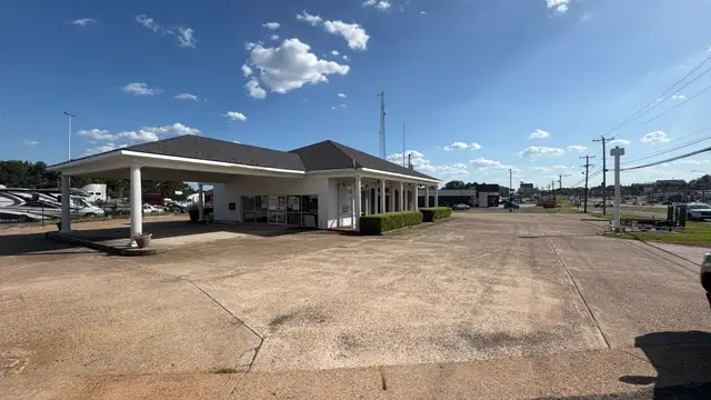 9361 Mansfield Rd thumbnail 2
