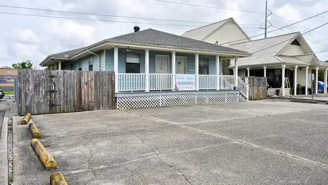 1629 Hickory Ave thumbnail 2