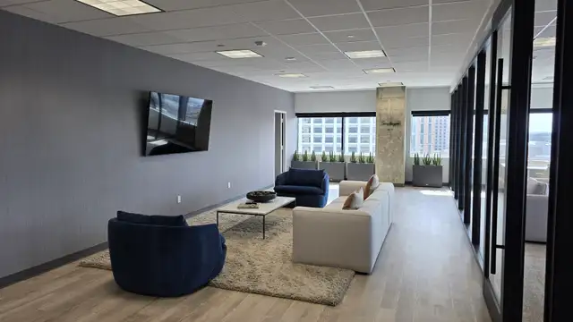 400 Poydras St Sublease thumbnail 2