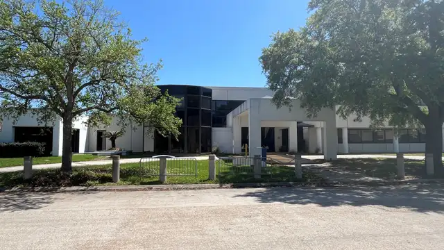 Office Space For Lease thumbnail 4