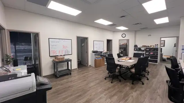 Suite 5 - IT Space - Open Work Area w/ Perimeter offices - Essen Oaks Office Park thumbnail 5