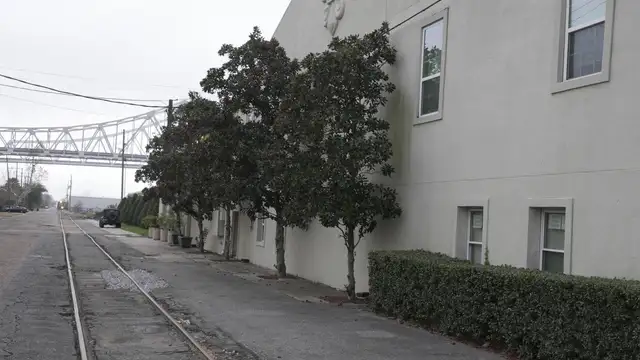 233 Newton St thumbnail 4
