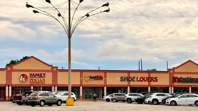 2538 Williams Blvd thumbnail 5