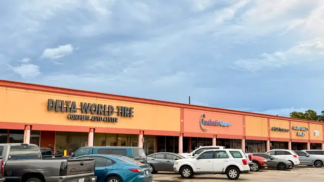 2538 Williams Blvd thumbnail 4