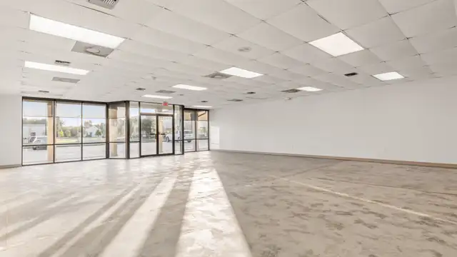 Professional Retail Space - 112 Republic Ave 112-G thumbnail 5