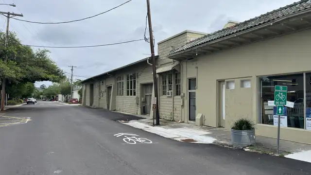 Former Dependable Glass Building (Downtown Covington) thumbnail 4