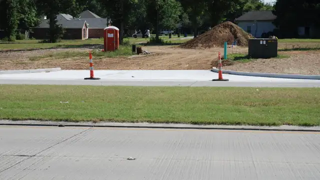 Ambassador Caffery Premium Location ! thumbnail 2