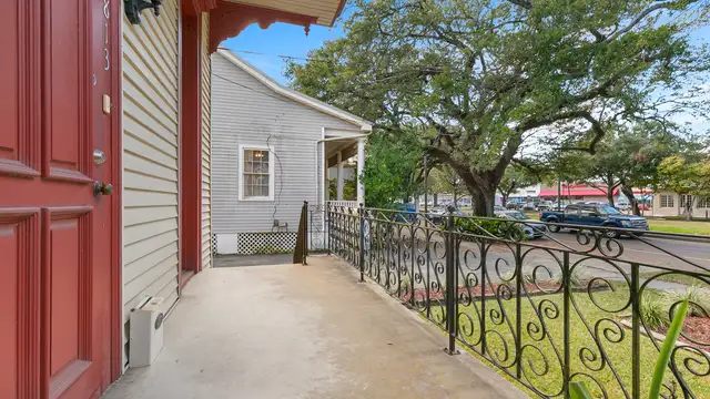 813 S Carrollton Ave thumbnail 3