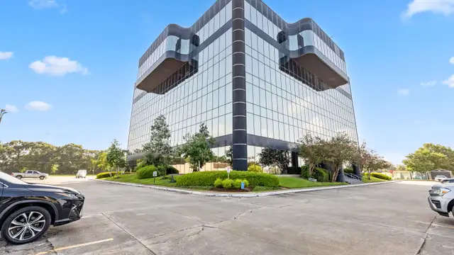 Executive Office Space For Lease thumbnail 2